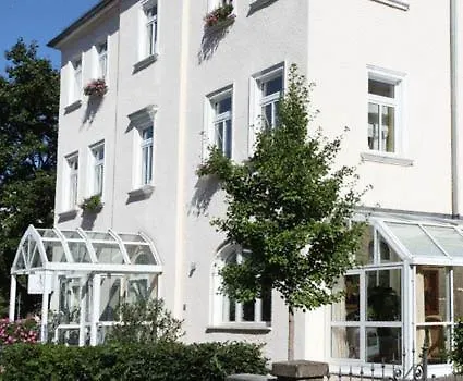 Pension Am Grossen Garten contacts